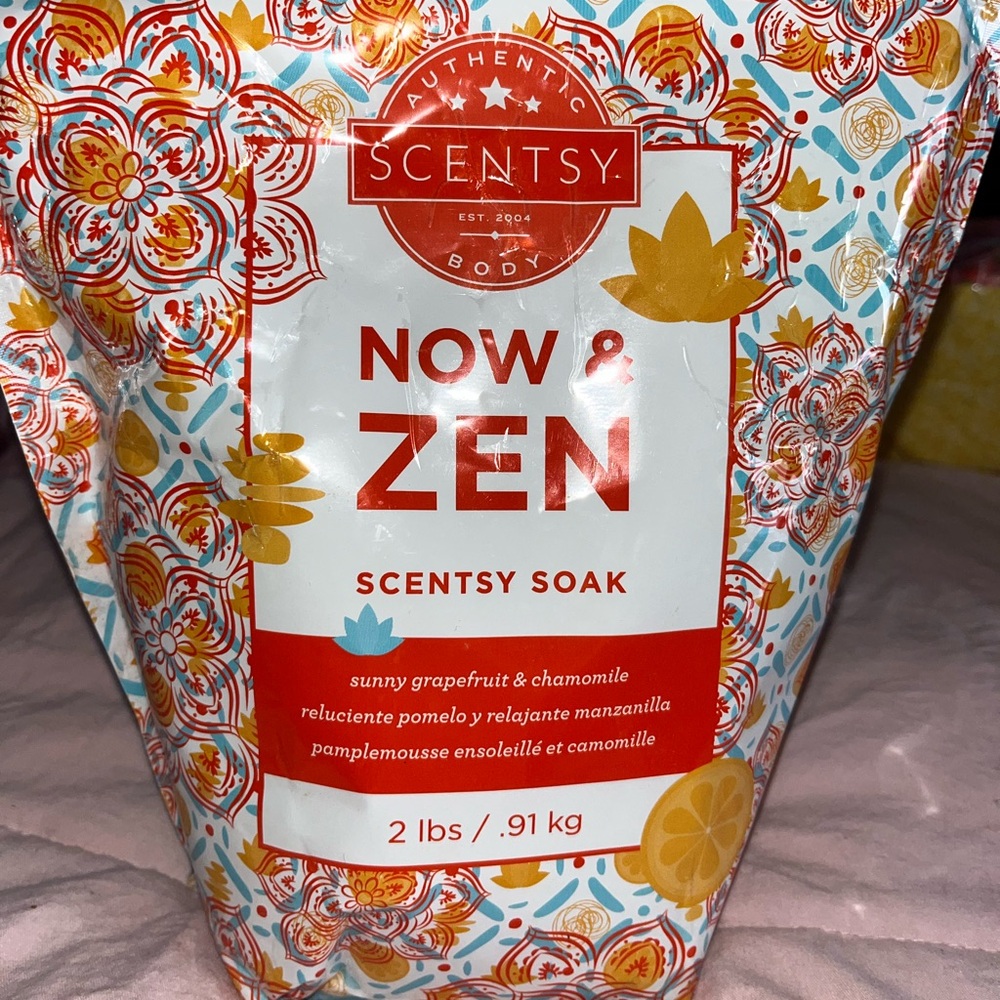 Scentsy Now & Zen Soak with Red and Yellow Accents
